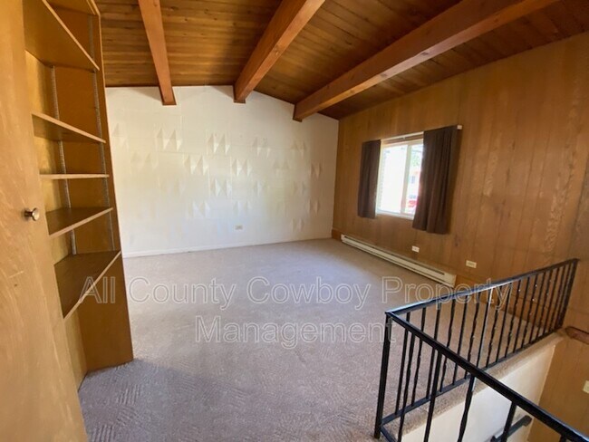 Building Photo - 1000 E Garfield St