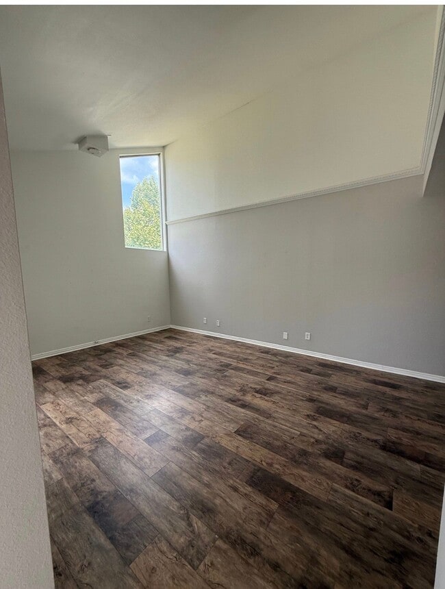 Building Photo - 62 Millpond Dr