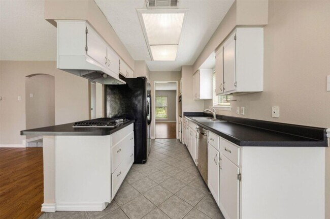 Foto del edificio - 9238 Rockhurst Dr