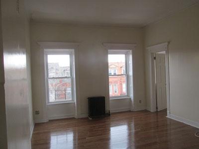 Primary Photo - 467 Putnam Ave