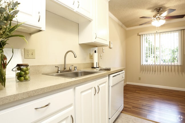 Interior Photo - Redwood Grove Apartments