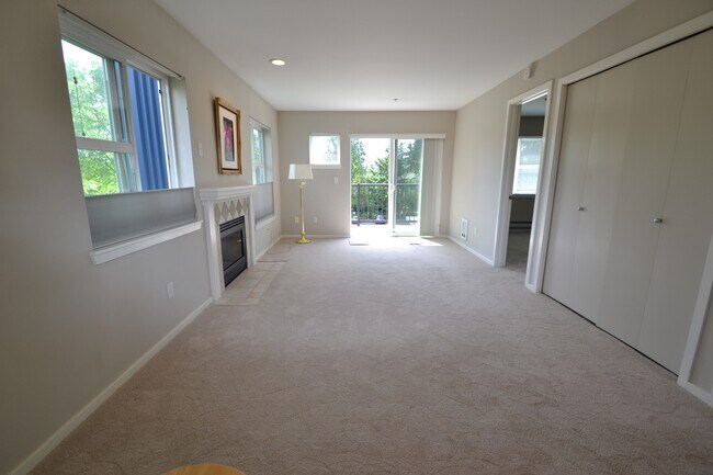 Foto del edificio - 12345 Roosevelt Way NE