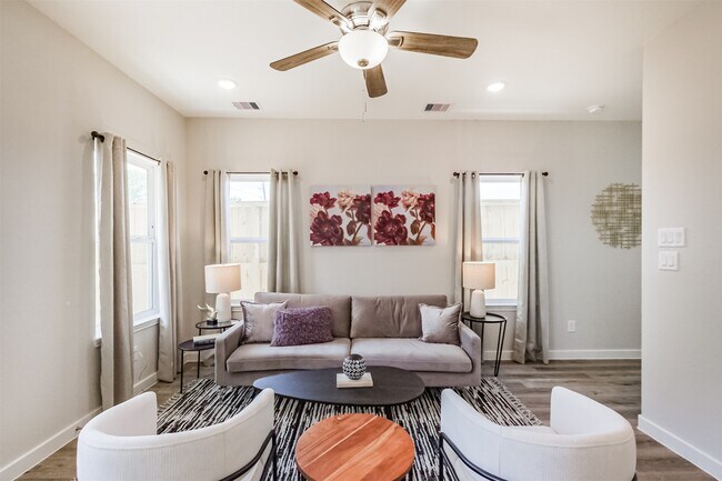 Foto del edificio - 14906 Eagle feather ct.