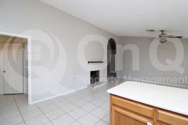 Building Photo - 10243 N 65th Ave