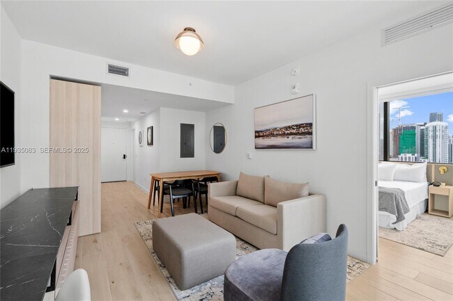 Foto del edificio - 225 N Miami Ave