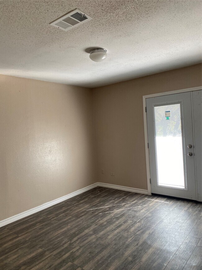 Foto del edificio - 7952 Grove Ridge Dr