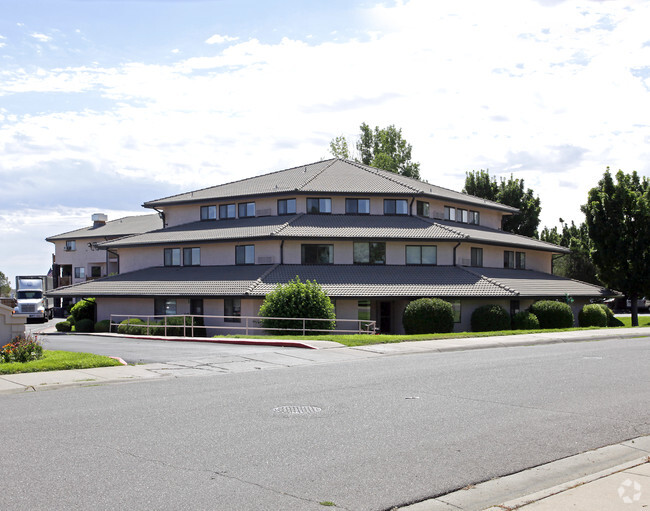 Building Photo - Pueblo Regent