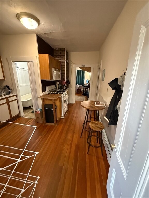 Primary Photo - 9 N Park St