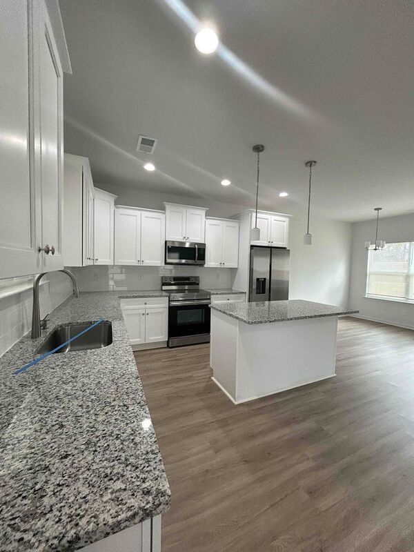 Building Photo - 439 Dawn Cir