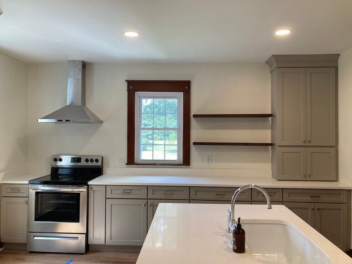 215 Manor Ave, Millersville, PA 17551 House Rental in Millersville