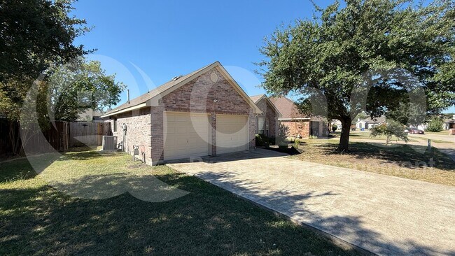 Foto del edificio - 205 Larkspur Dr