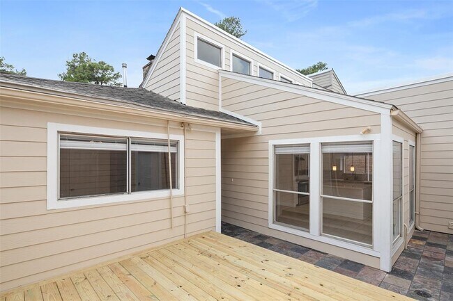 Building Photo - 13511 Ravensway Dr