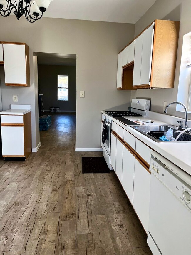 *** Amazing Apartment in Mt. Washington * Pet Friendly * Duplex style * Available Now * Spacious ... - *** Amazing Apartment in Mt. Washington * Pet Friendly * Duplex style * Available Now * Spacious ...