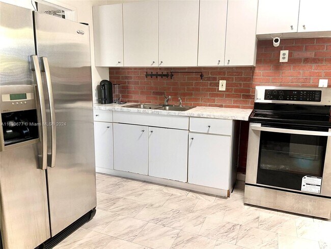 Foto del edificio - 1311 N 68th Terrace