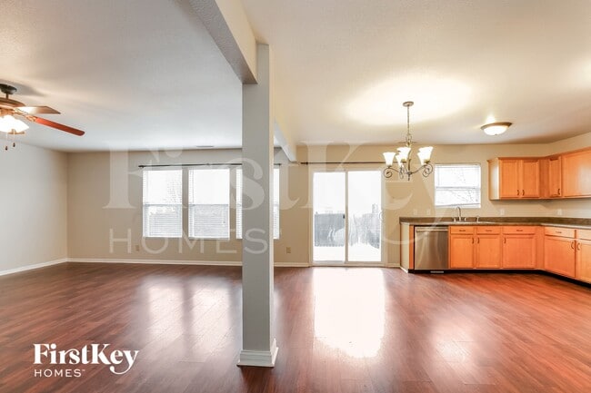 Foto del edificio - 8436 Burket Way