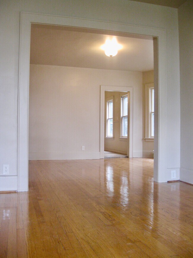 Foto del edificio - 46 Emerson Ave