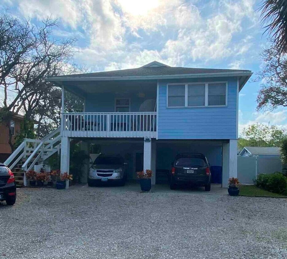 Foto principal - 6549 Madison St