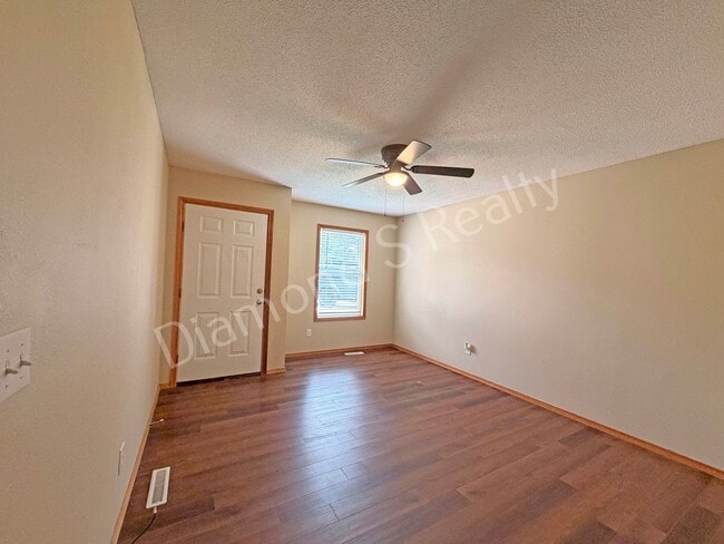 Building Photo - 1413 W Rainey St