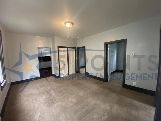 Foto del edificio - 2480 E 86th St