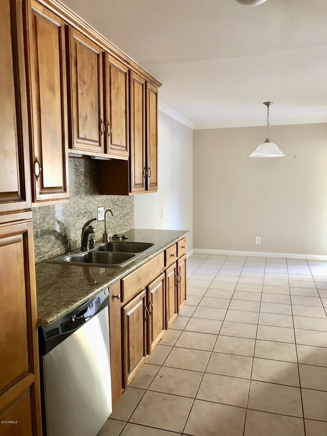 Foto del edificio - 6767 N 7th St