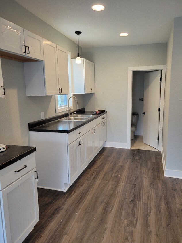 313 Kettle Moraine Dr S, Slinger, WI 53086 Townhome Rentals in