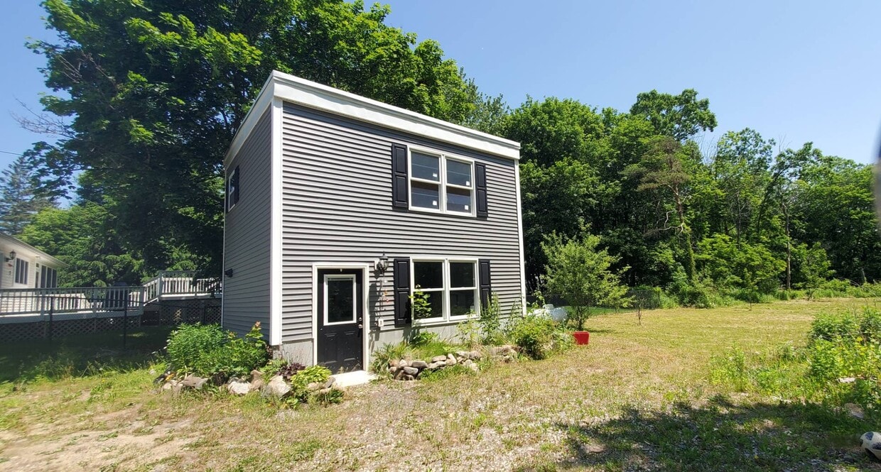 300 Lakeside Rd, Newburgh, NY 12550 House Rental in Newburgh, NY