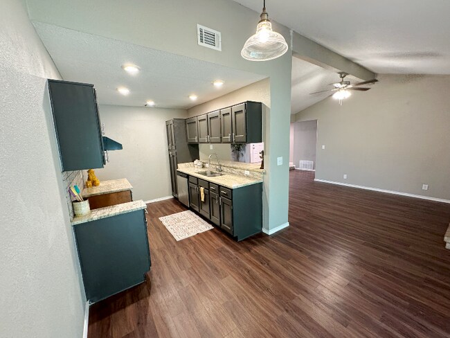 Foto del edificio - 8739 Glen Bluff