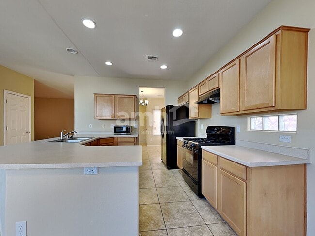 Foto del edificio - 8288 Amtrak Express Ave