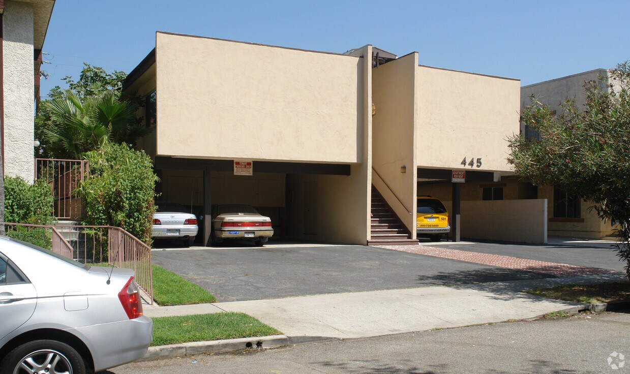 Building Photo - 445 Oak St