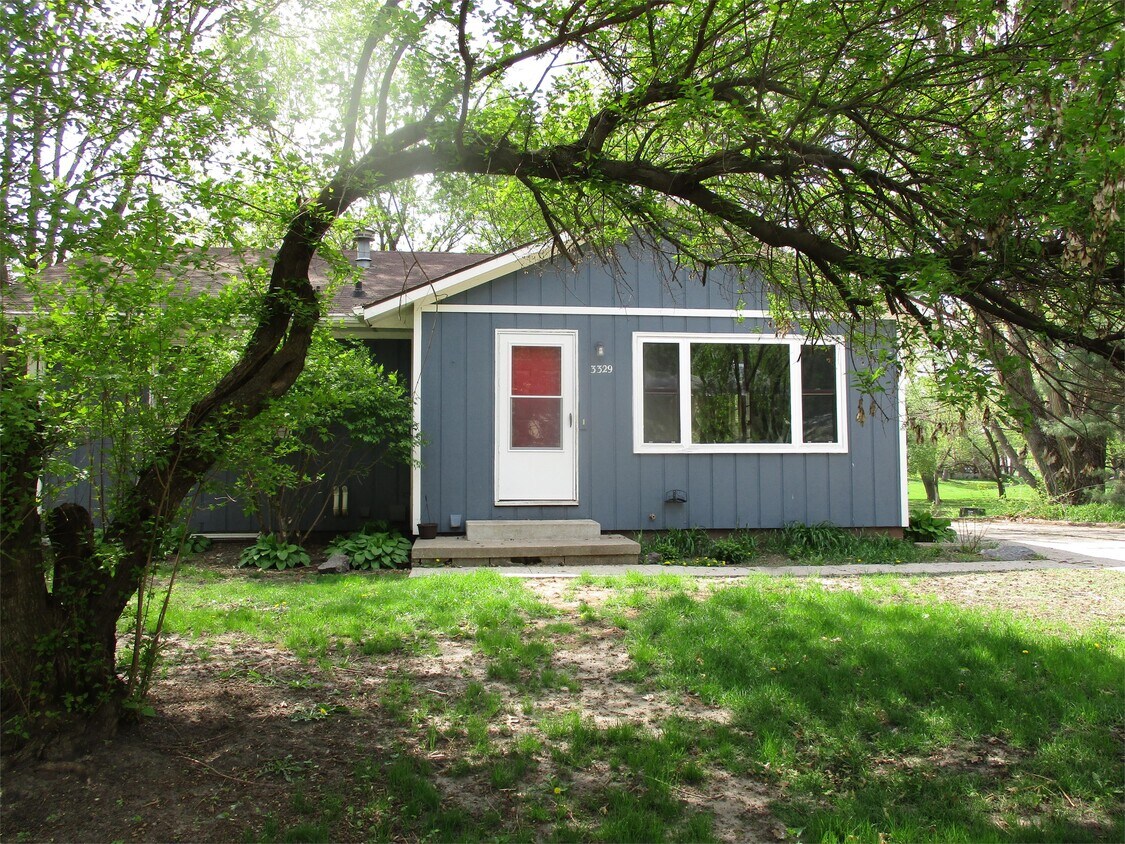 Foto principal - 3329 Southdale Dr