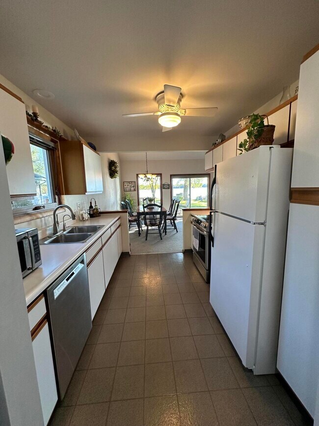 Foto del edificio - 5550 Joslin Dr
