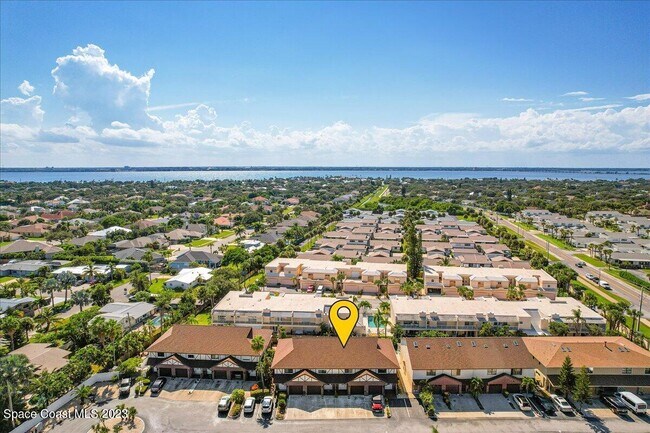 Foto del edificio - 2436 Carriage Ct