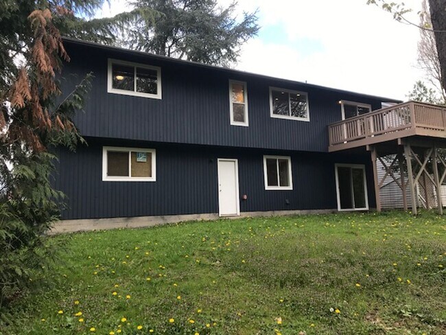 Foto del edificio - Beautifully remodeled 2 Story SFH 4 BD 2.5 BA+Large 2 car garage, Fenced Yard for rent