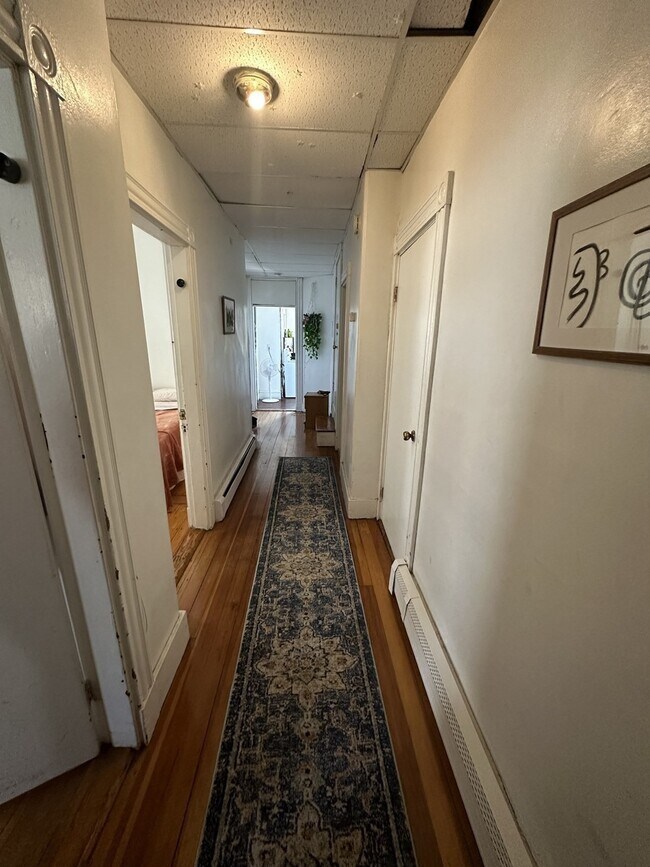 Foto del edificio - 50 Fisher Ave