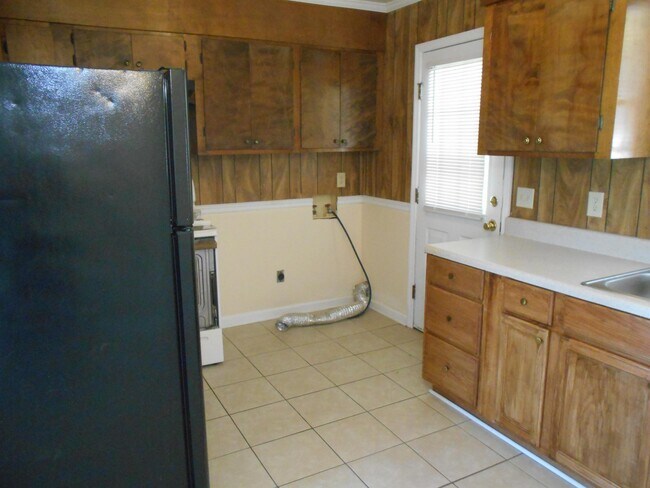 Building Photo - 4822 Holly St