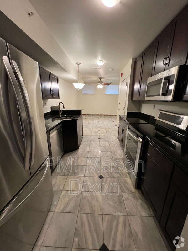 Building Photo - 2020 N Calvert St
