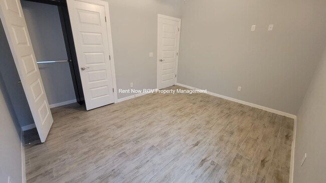 Foto del edificio - 3715 Valeria St