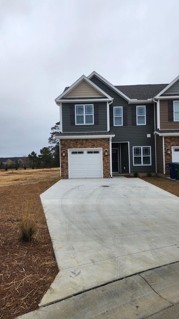 Building Photo - 1815 Fox Den Way