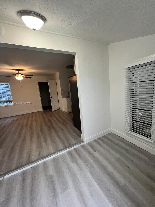 Foto del edificio - 500 SW 10th St