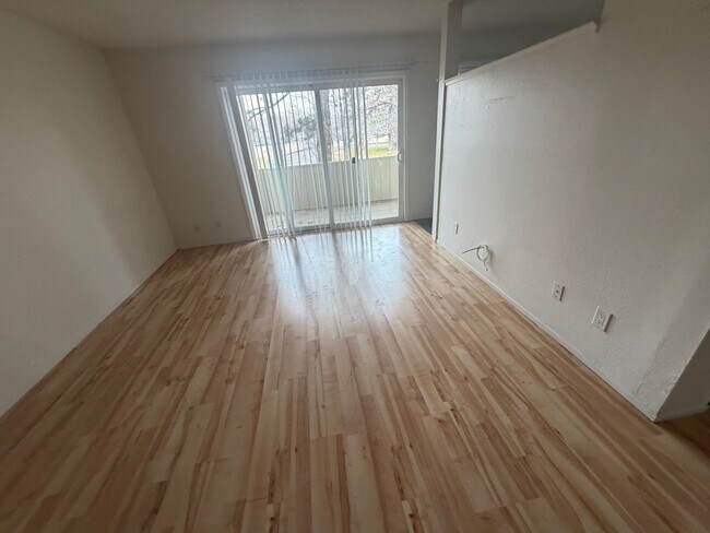 Foto del edificio - Sparks One Bedroom, One Bath In Gated Community Now Available! MOVE IN SPECIAL!