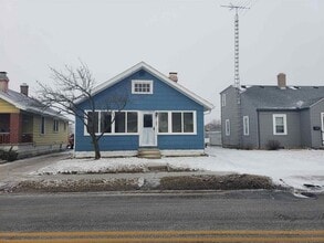 Building Photo - 1901 S Webster St