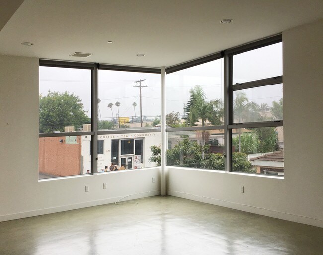 Building Photo - 660 Rose Ave