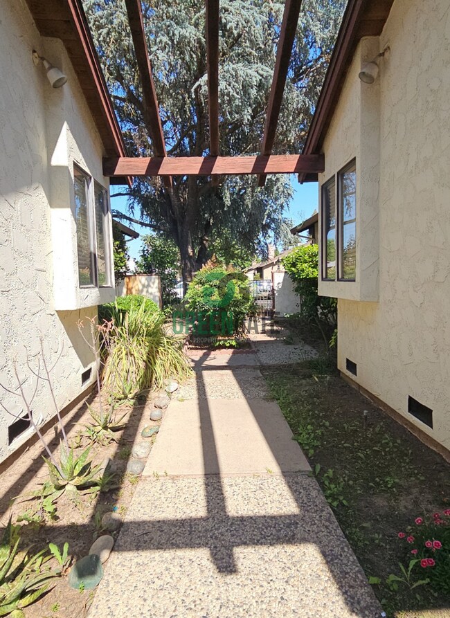 Foto del edificio - 3509-3511 Dragoo Park Dr.