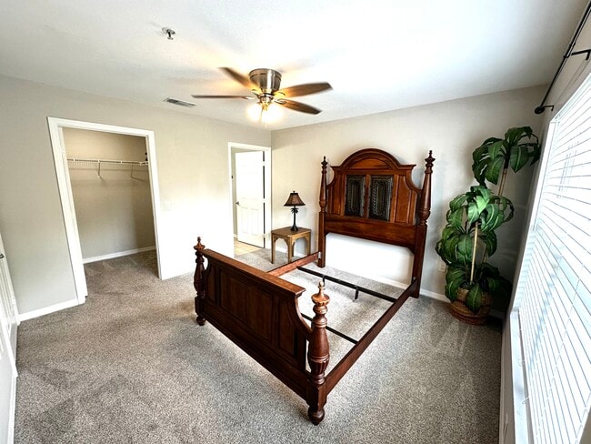 Building Photo - 4274 Calinda Ln