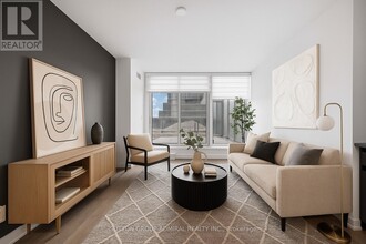 Building Photo - 120 Varna Dr
