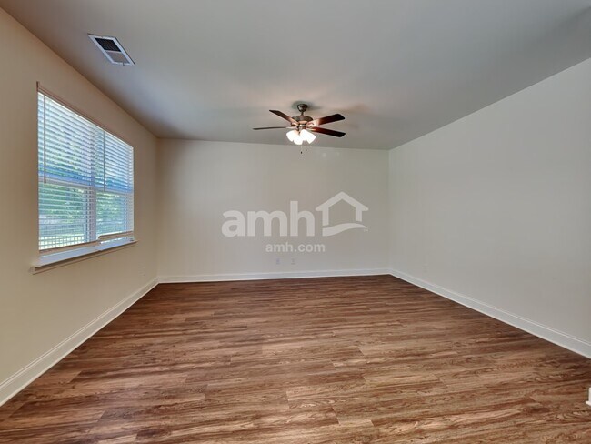 Building Photo - 504 Cash Circle