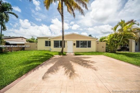 Foto principal - 1748 NE 180th St