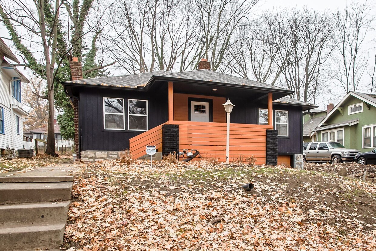Primary Photo - 5730 Brooklyn Ave - CUTE and updated home!
