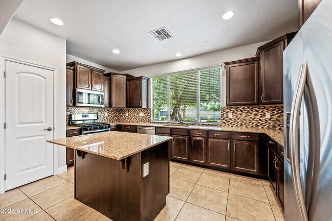 Foto del edificio - 2679 N Riley Rd