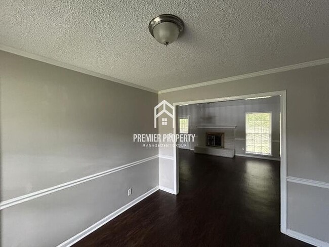 Building Photo - 7089 Apple Creek